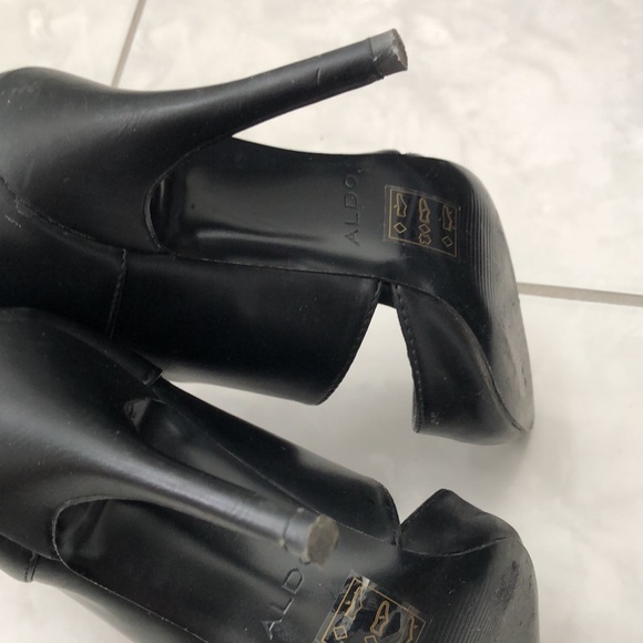 Pointy Toe Leather Heels - Picture 10 of 10